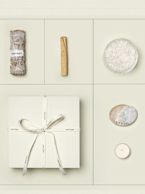 Smudging Kit – White Sage, Palo Santo, Salt & Shell (5) White Sage, Palo Santo, Crystal Chips & Shell